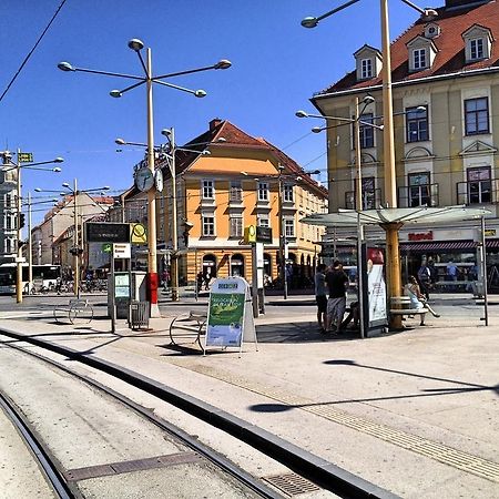Apartment Jakominiplatz Graz Bilik gambar